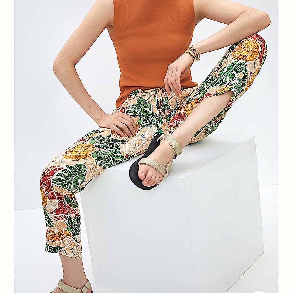 FARM RIO Anthropologie Mosaic Tapered Pants